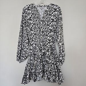 WKND WYFR Stylish Black & White Patterned Dress Long Puff Sleeves Size XS